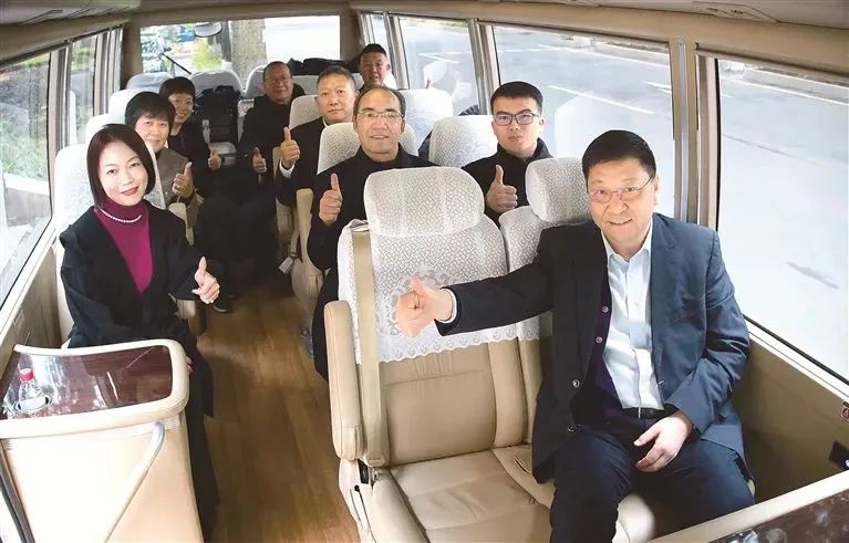 20240306-1-Z6尊龙凯时循环组织收看第十四届全国人民代表大会第二次会议开幕会.jpg